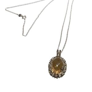 Elegant Silver and Gold Pendant Necklace